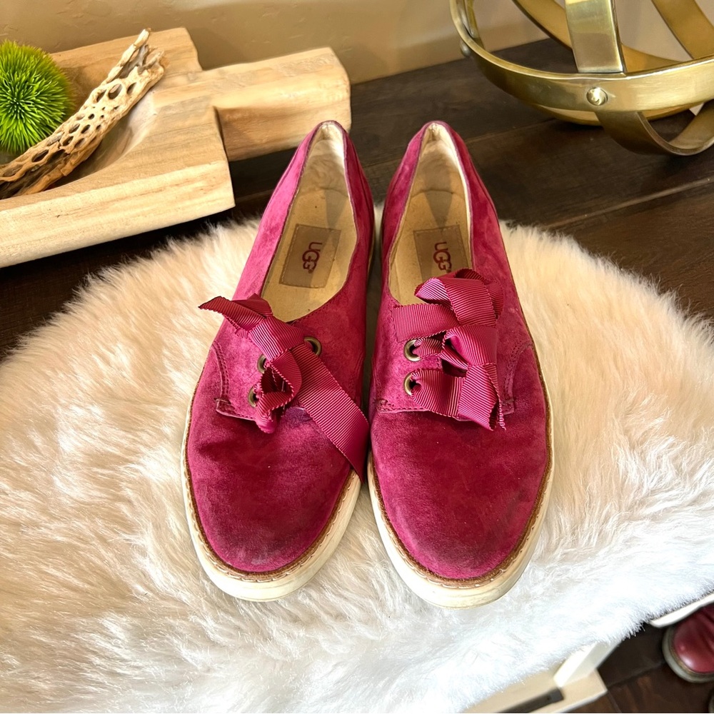UGG Women's  CARILYN Demitasse Slip On Pink Lace Up Ribbon Shoe Size 7.5